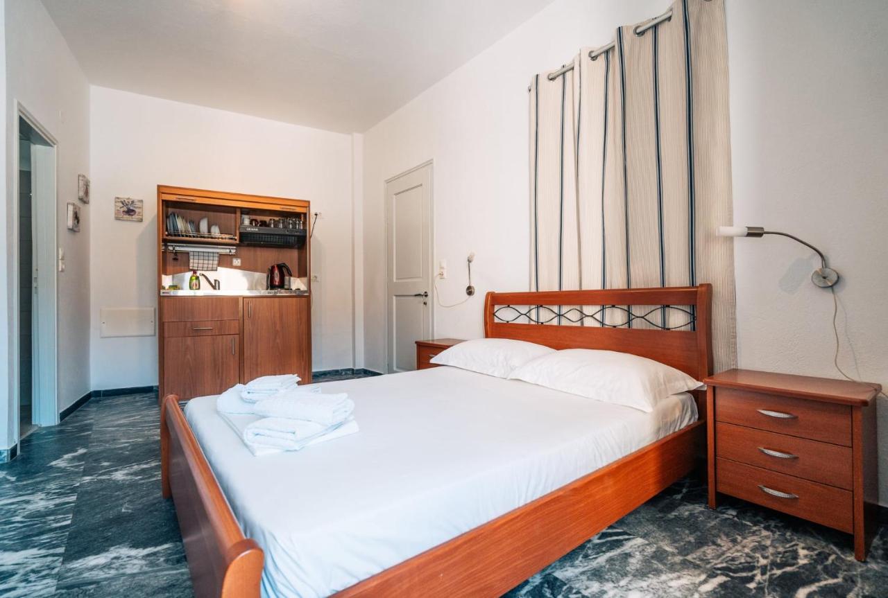 Meropi Rooms Kamares  Bagian luar foto
